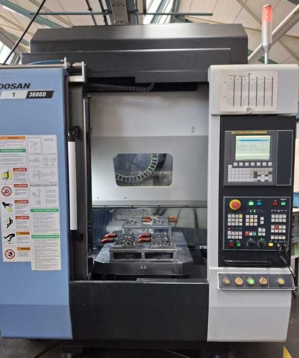 Centrum obróbcze DOOSAN T 3600 D, Fanuc (2018)