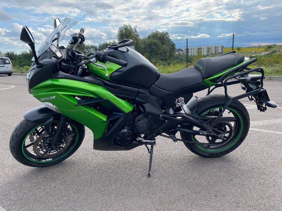 Kawasaki ER-6F на документах
