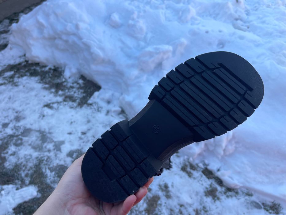 Взуття жіноче зимове