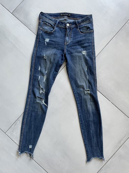 Spodnie rurki jeansowe Zara roz 36, przetarcia dziury