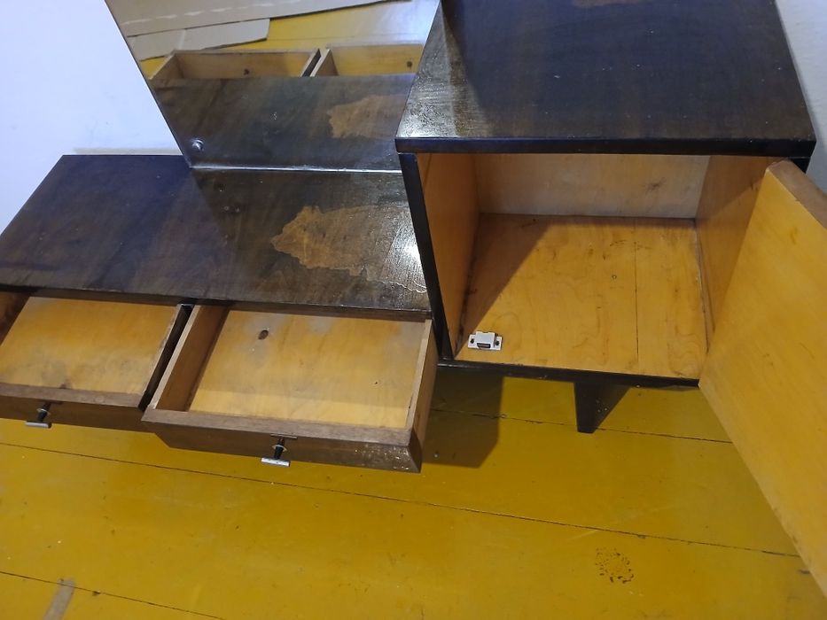 Toaletka z lustrem, szafka z lustrem