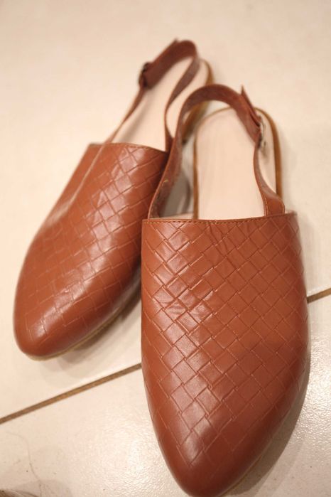 Eleganckie nowe wygodne buty sandaly r.38 25cm wkładka