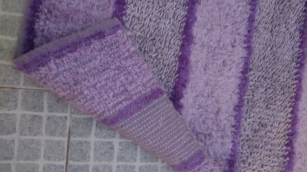 Carpete e tapete com oferta de almofadas