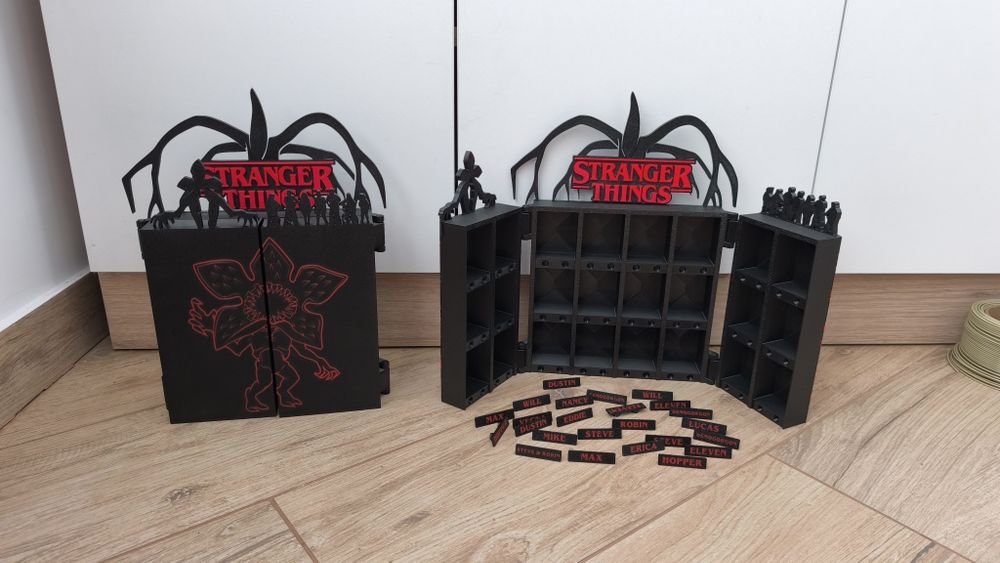 Шкатулка з поличками для фігурок Kinder Stranger Things Дивні Дива