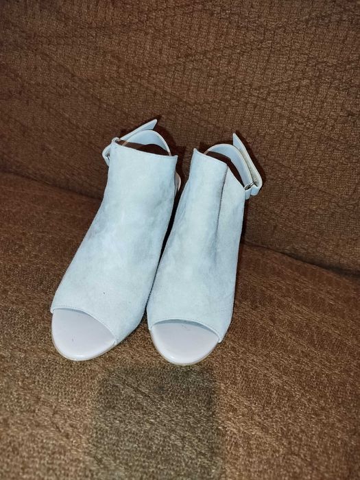 Sandały beżowe Sala r. 36