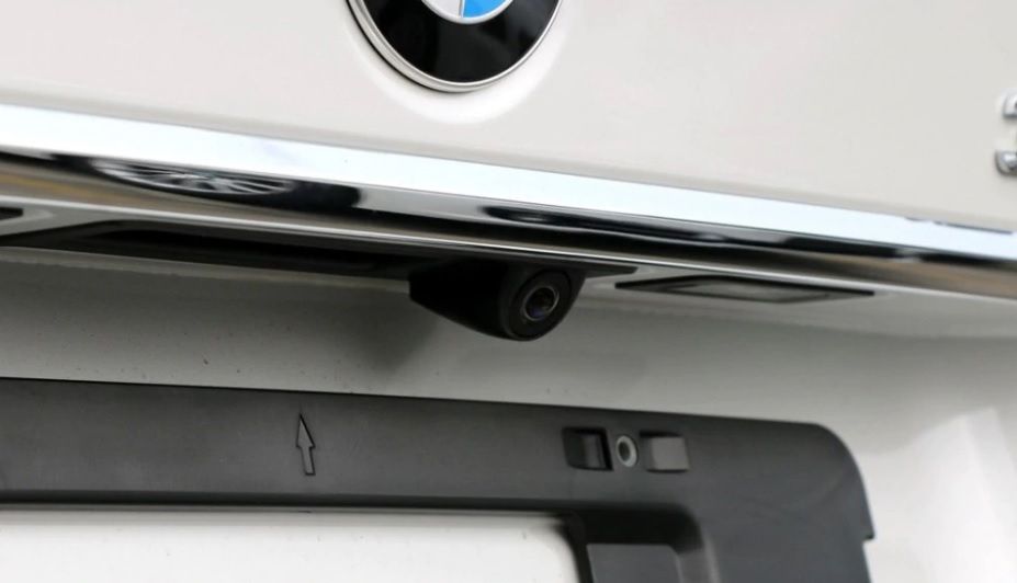 Câmara de marcha atrás HD - BMW Série 5 E60/61 e F10 - BMW Série 3 E90
