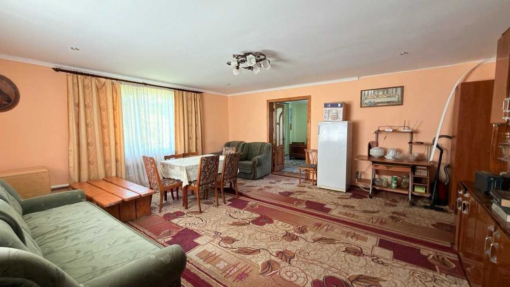 Продаж будинку в селі Пнів — готовий варіант для комфортного проживання
