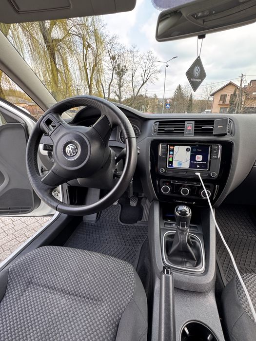 Офіційний автомобіль Volkswagen Jetta 2014 рік 2.0 дизель