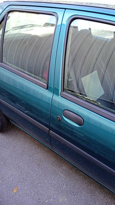 Vendo carro com problemas mecânicos.