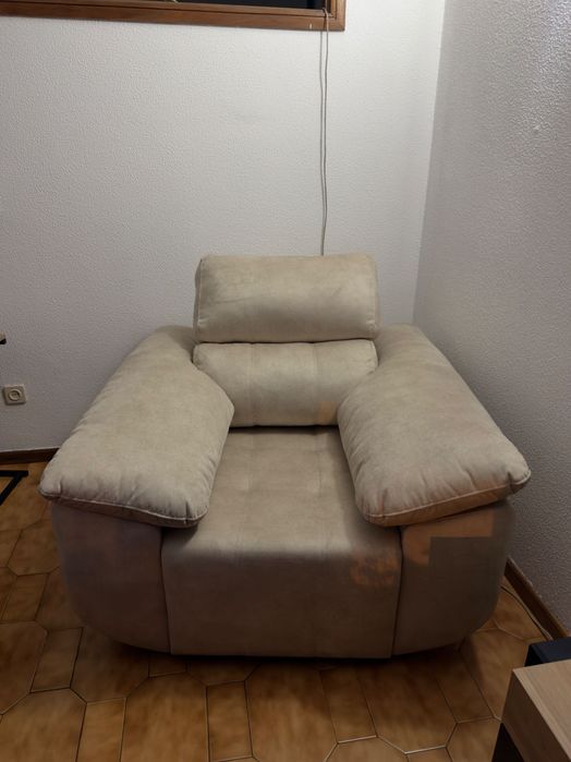 Poltrona bege nova