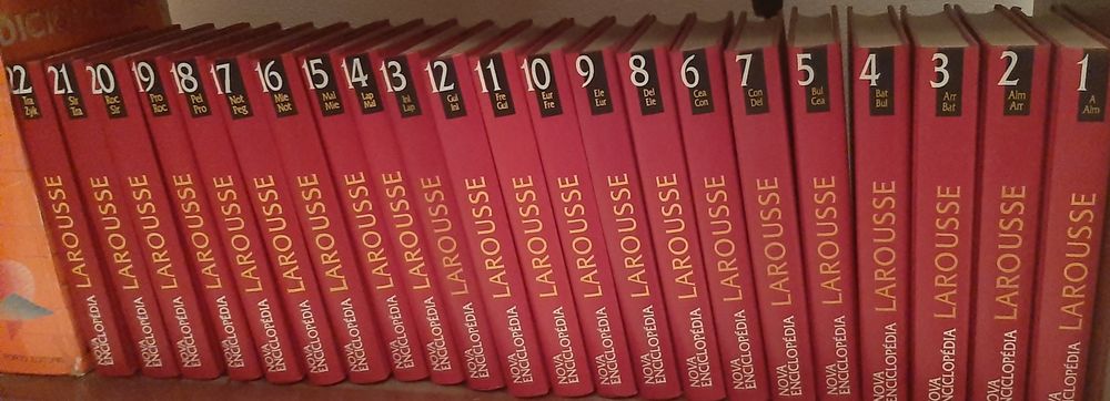 Enciclopédia Larrouse completa com 22 volumes