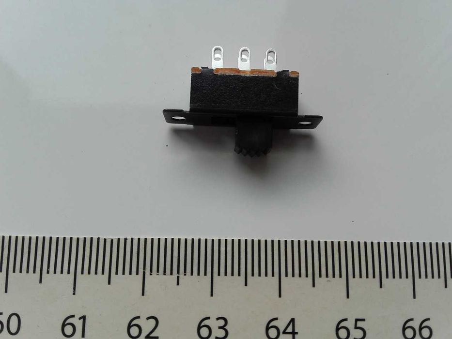 Cztery sztuki Przełącznik suwakowy 6Pin, DPDT 2P2T, Model SS22F32, otw
