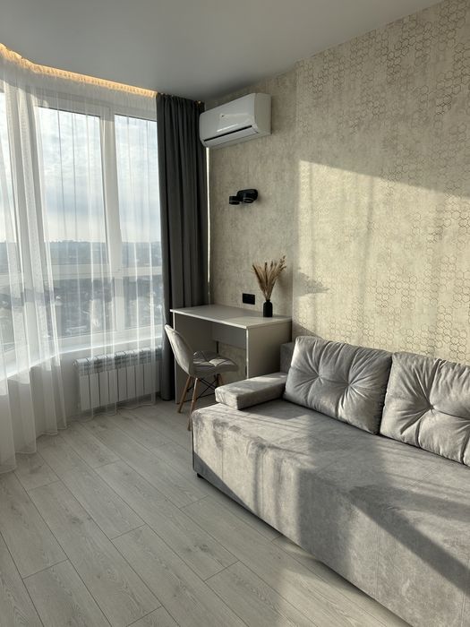Продам 2-кімнатну квартиру в центрі