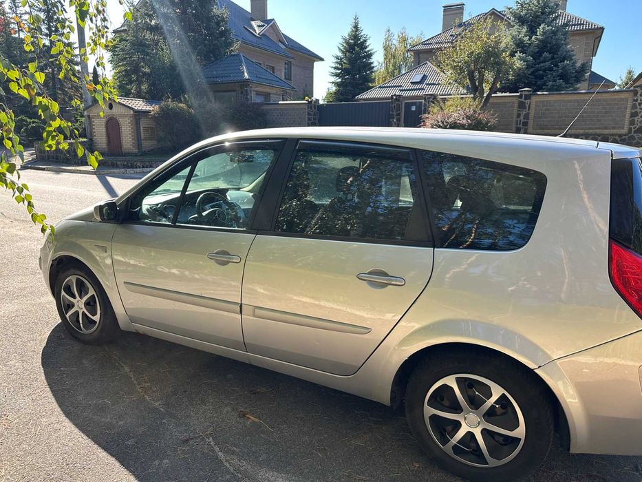 Renault Scenic 2008  II покоління (FL)  2.0i MT (135 к.с.) Газ/Бензин