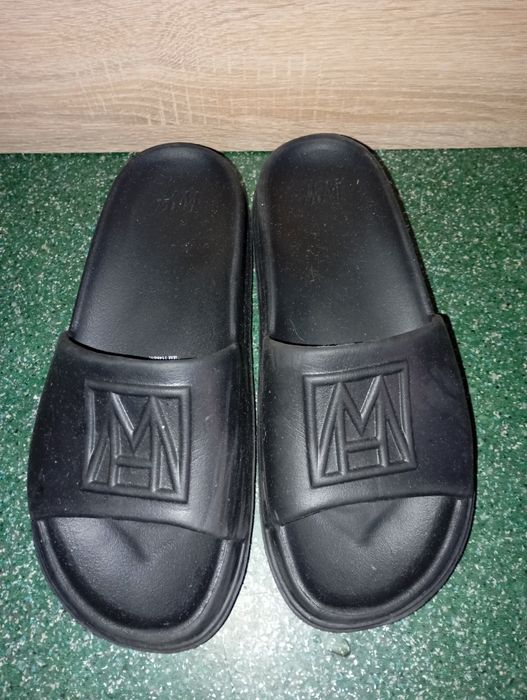 Sprzedaję klapki. H&M