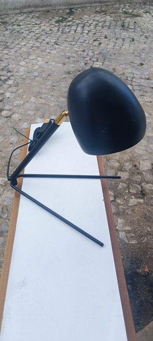 Candeeiro de mesa preto
