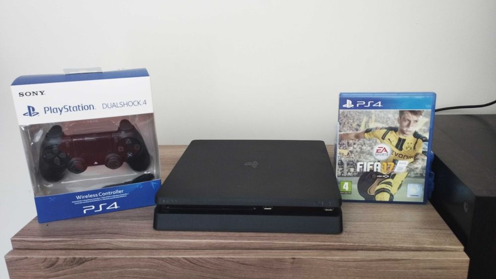 PS4 Slim 500GB + Jogo FIFA 17 + 1 Comando NOVO + Cabos