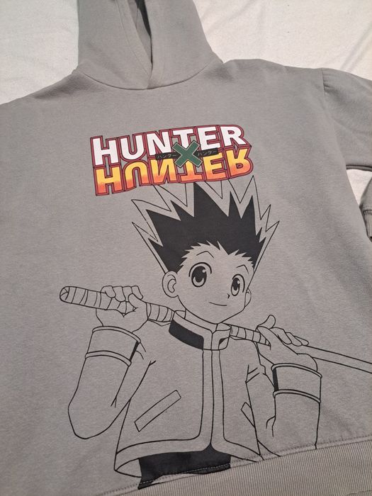 Camisola anime cinzenta