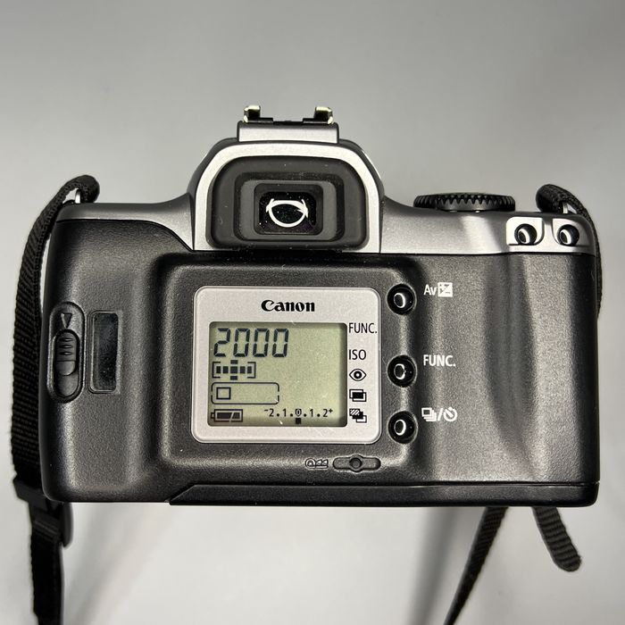 Плівковий дзеркальний фотоапарат Canon EOS Rebel K2 з об'єктивом