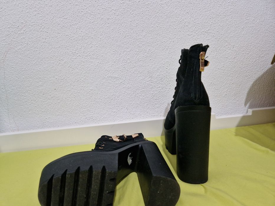 Botas em muito bom estado