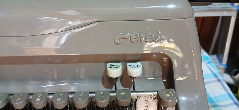 Máquina de escrever antiga