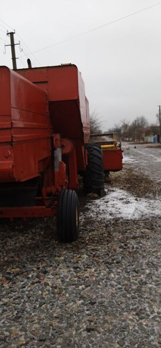 Продам комбайн MF750