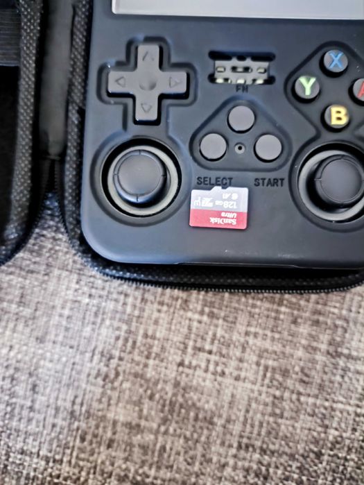 R36s consola portátil com jogos retro