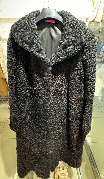 Продаю каракулеву шубу за 2600грн дуже тепла