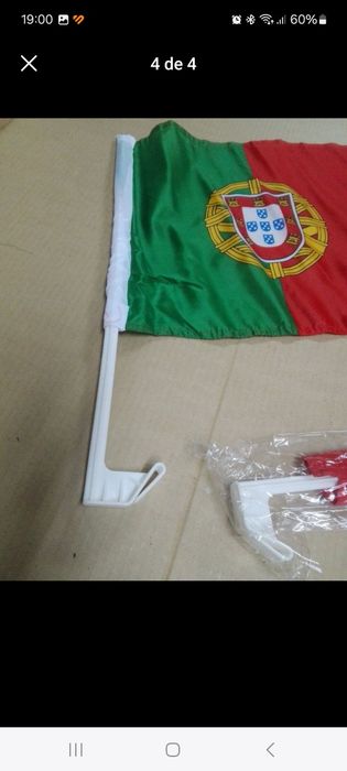Lote 200 Bandeiras carro "Portugal"
Vendido apenas em lote.