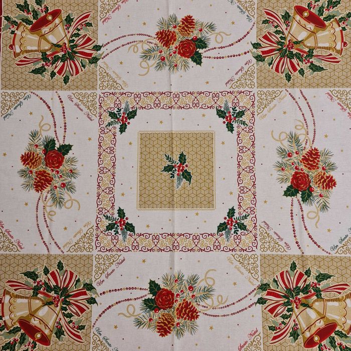 Toalha de Mesa de Natal 120cm com Bico em Crochet