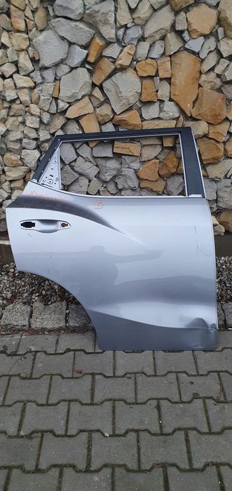 Ssangyong tivoli drzwi prawy tył tylne