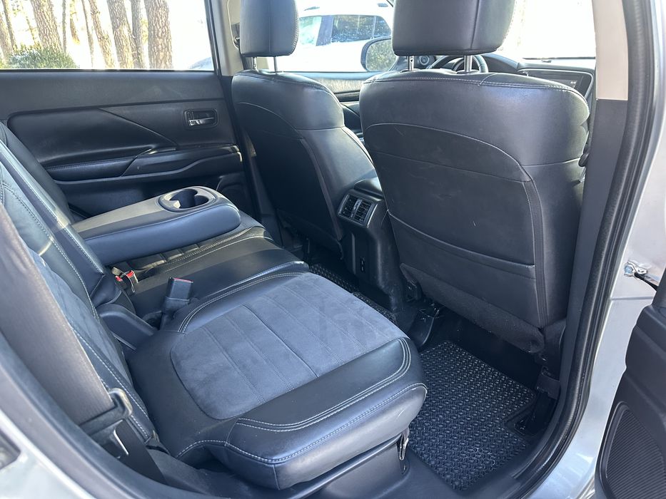 Mitsubishi Outlander 2020 року