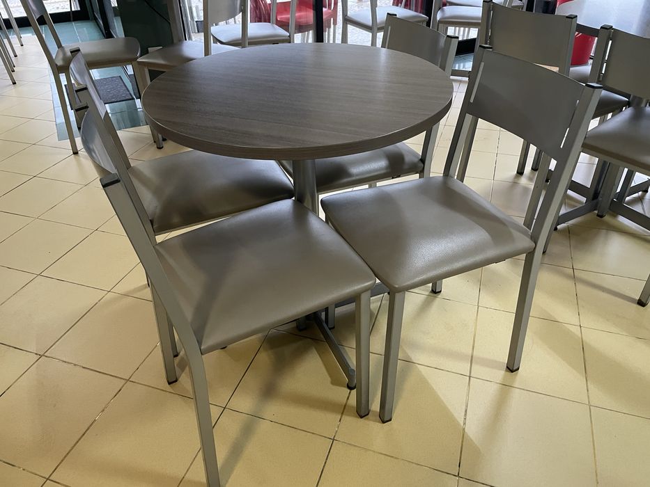 Mesas e cadeiras cafe - Mobiliario