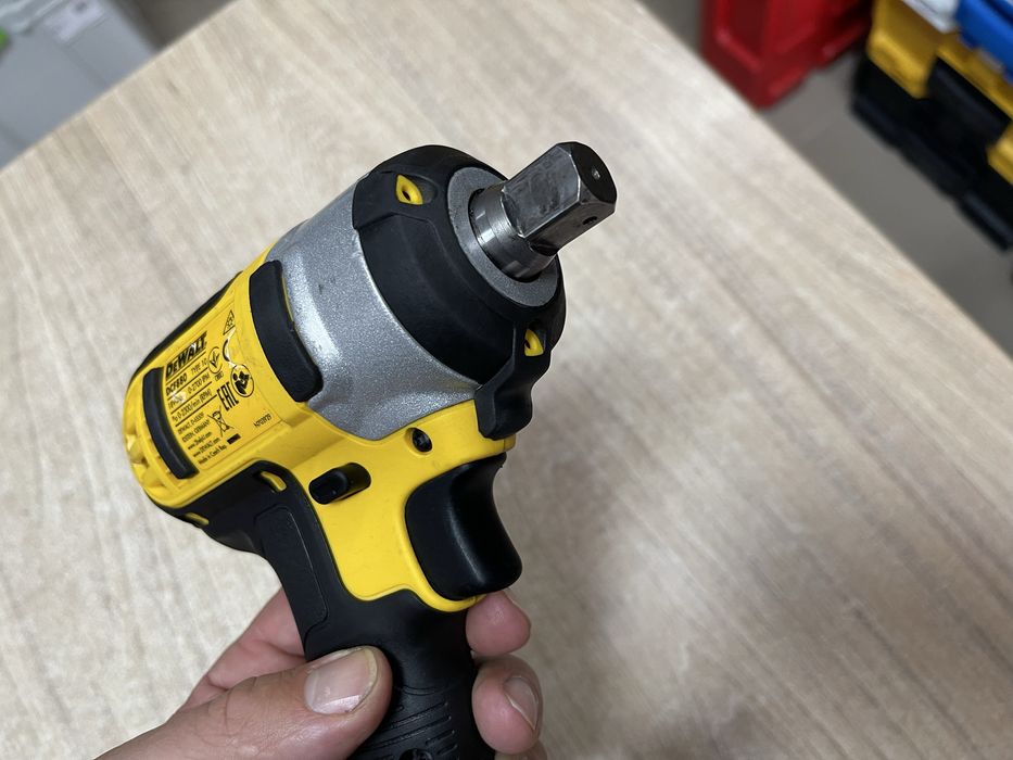 Dewalt DCF880 /  акумуляторний гайковерт Девольт 1/2