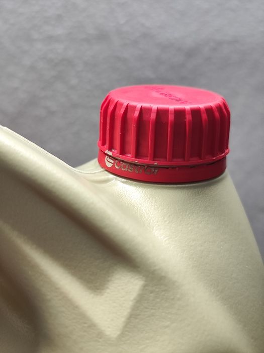 ТЕРМІНОВО! !!! Моторне мастило Castrol Edge 5W-30 LL 4 літра