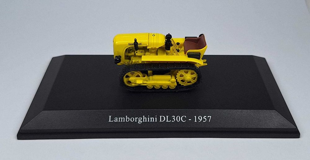 UNIVERSAL HOBBIES - LAMBORGHINI DL30C 1957, Made in China, skala 1:43