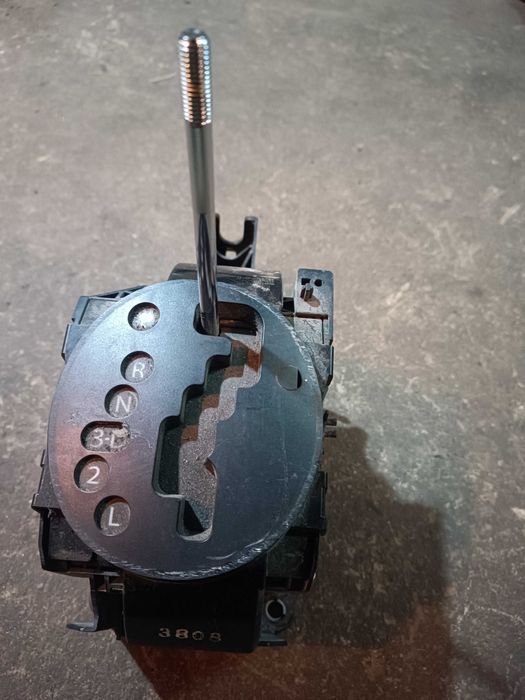 продам кулису переключення акпп на сузуки сх-4 2010 року