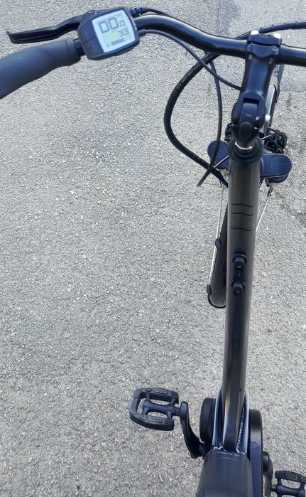 Rower elektryczny TRIUMPH  STAN JAK NOWY przebieg  33 km