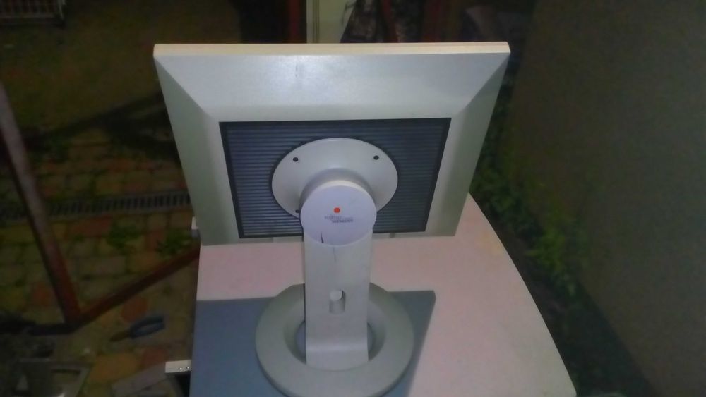 Монітори діагональ  15 Медіон та інші