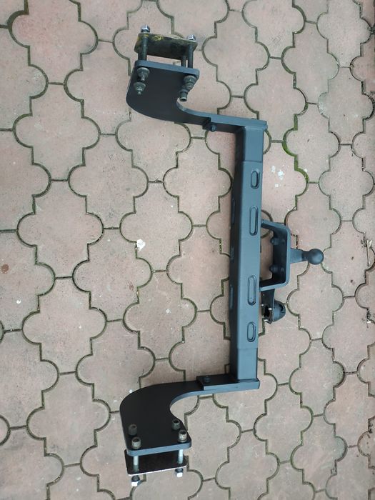 Фаркоп Крафтер . Спрінтер  . Бампер з пластиковою підніжкою . 14 р .