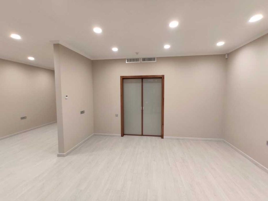 Ціну знижено! Продаж офісу 131 кв.м. Жилянська, 59. 3 поверх