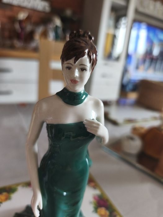Figurka porcelanowa coalport