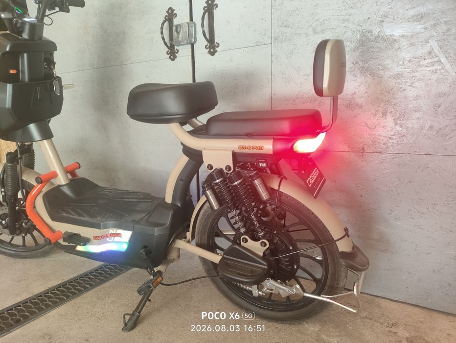 Продам електроскутер Crosser CR-6 pro

Pro