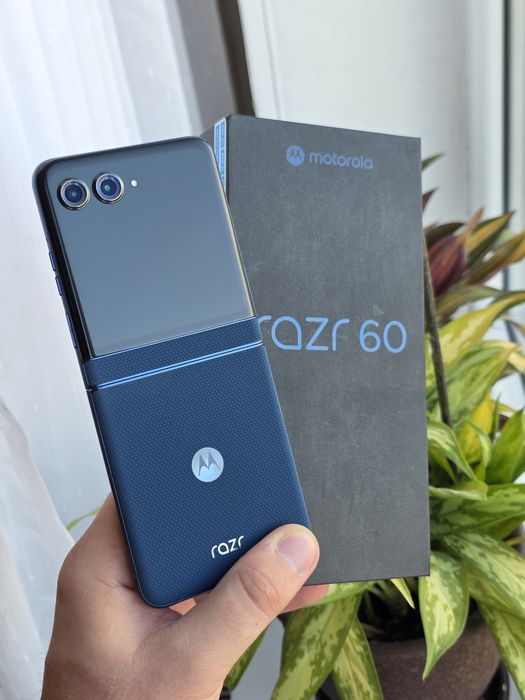 Motorola razr 60 в ідеальному стані