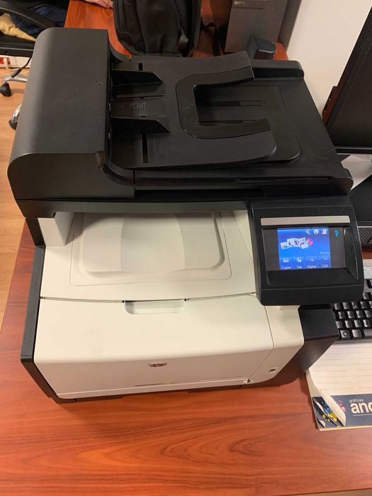 Impressora LaserJet Pro CM1415fn