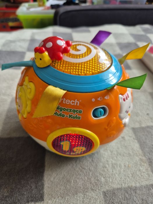 Zestaw zabawek grających dla niemowlaka