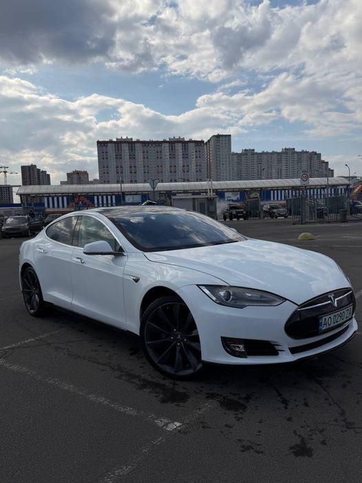 Tesla model S 2013 60Кв