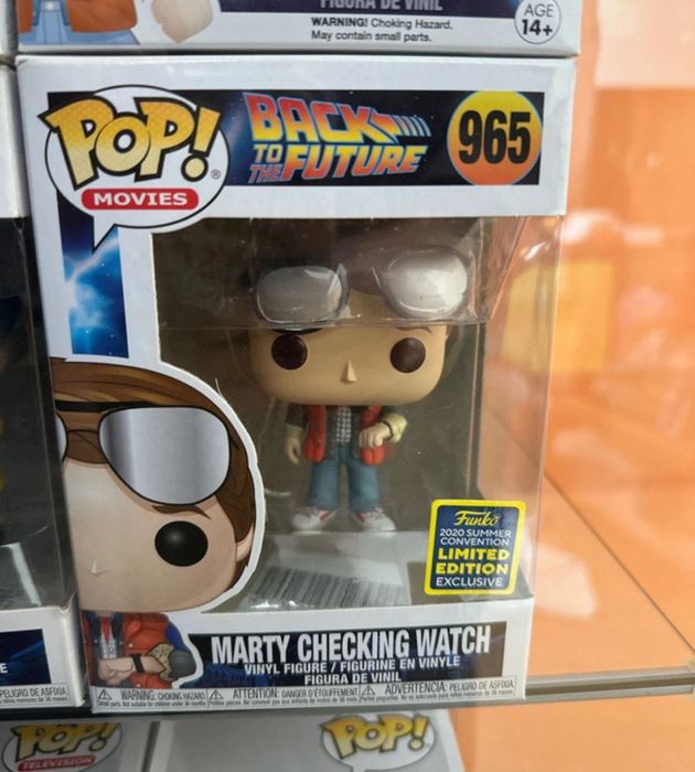 POP Back to the Future - Doc 2015 | Marty Checking Watch - NOVOS