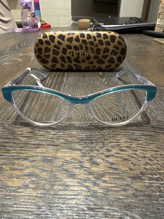 Okulary korekcyjne marki Guess  GU2322  col. BL
