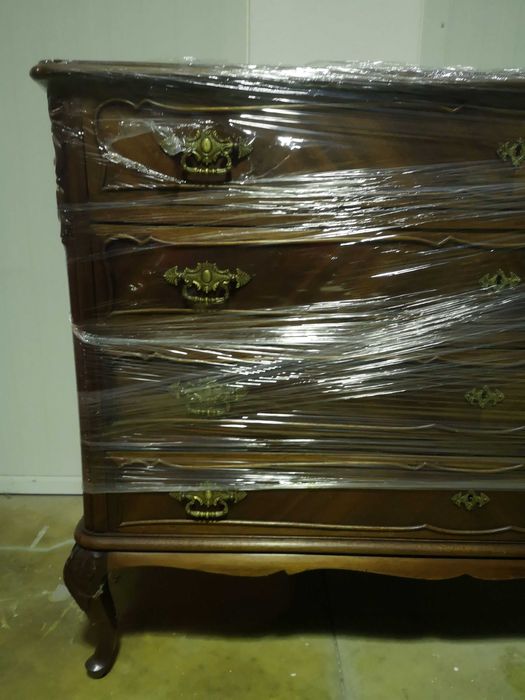 Cómoda antiga estilo Queen Anne